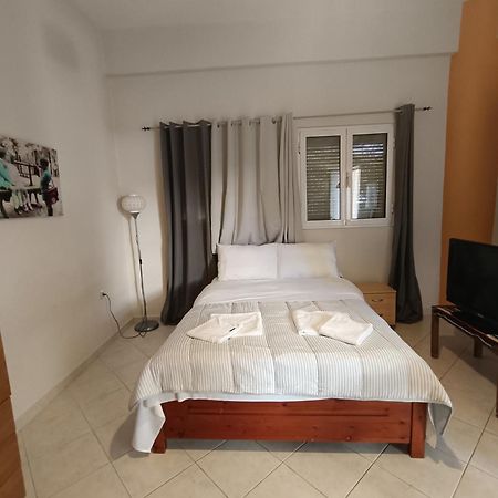 Cozy Apartment In The Center Of Aighion Achaia - Ground Floor - Ισόγειο Στουντιο Aigio Exterior foto