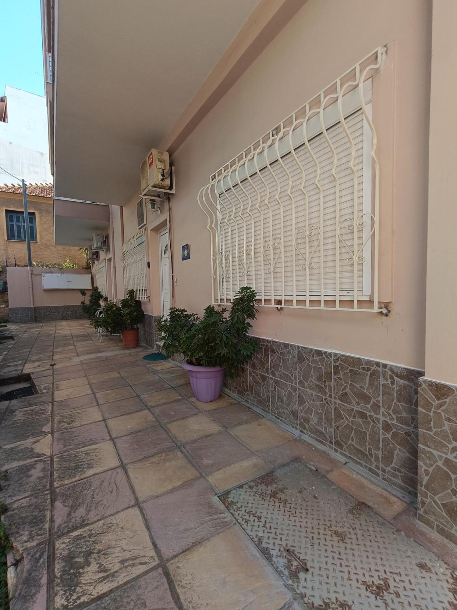 Cozy Apartment In The Center Of Aighion Achaia - Ground Floor - Ισόγειο Στουντιο Aigio Exterior foto