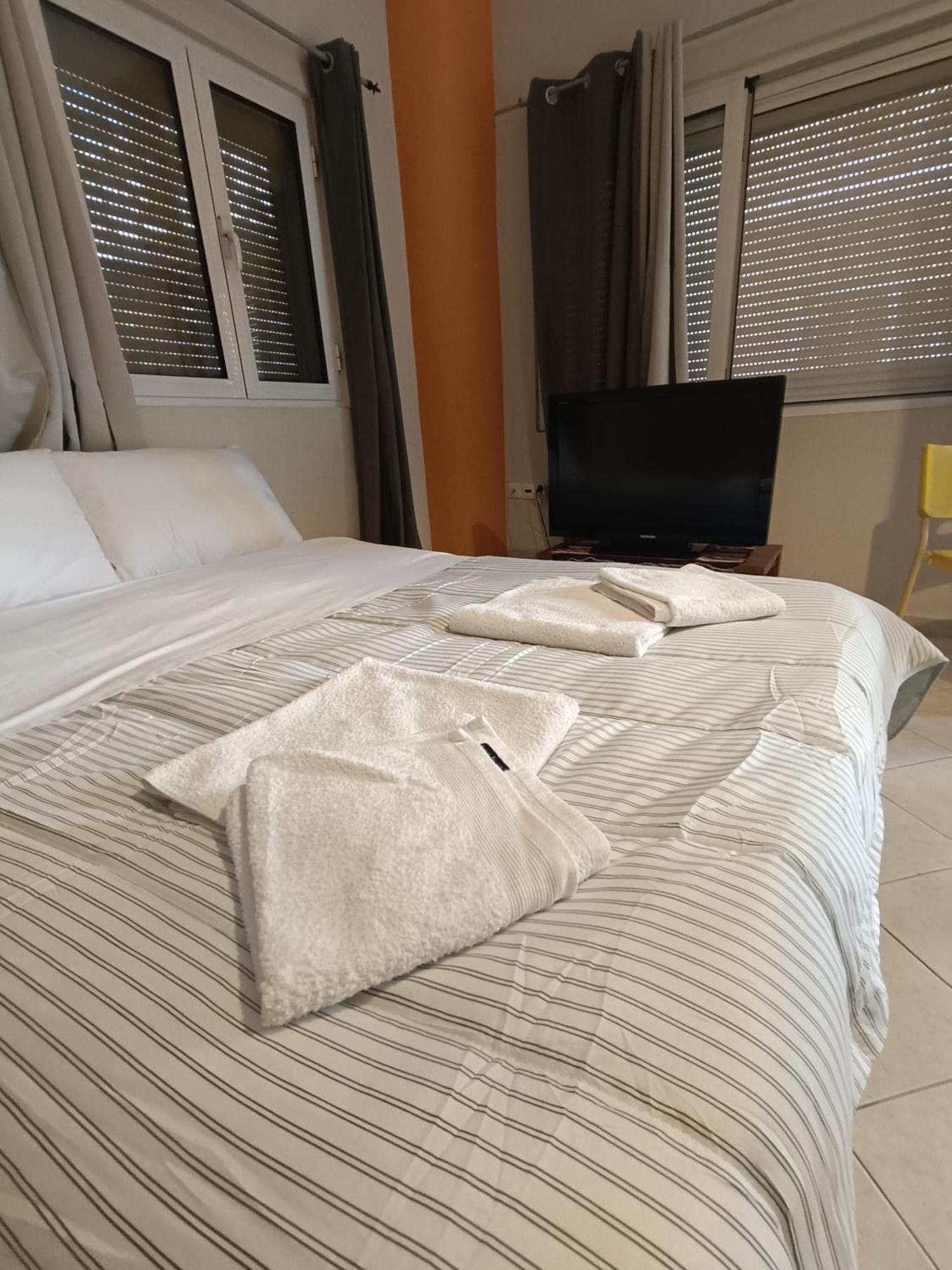 Cozy Apartment In The Center Of Aighion Achaia - Ground Floor - Ισόγειο Στουντιο Aigio Exterior foto
