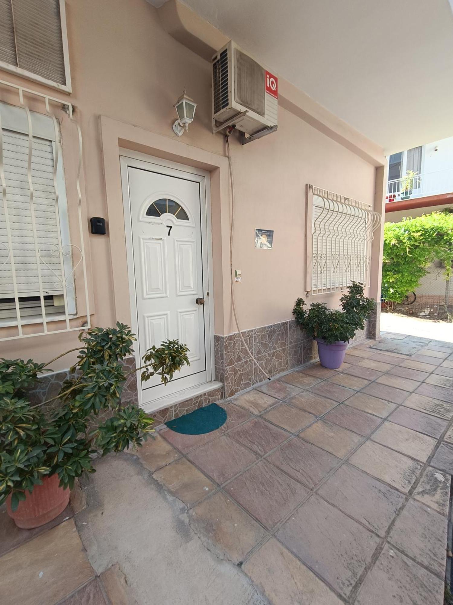 Cozy Apartment In The Center Of Aighion Achaia - Ground Floor - Ισόγειο Στουντιο Aigio Exterior foto