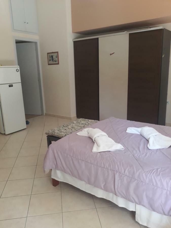 Cozy Apartment In The Center Of Aighion Achaia - Ground Floor - Ισόγειο Στουντιο Aigio Exterior foto